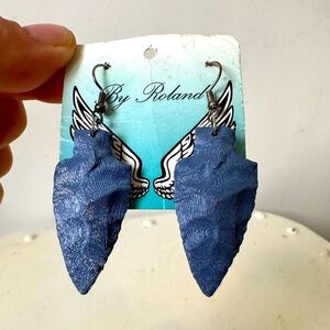 3D Printed Arrowhead Earrings New Grey Blue